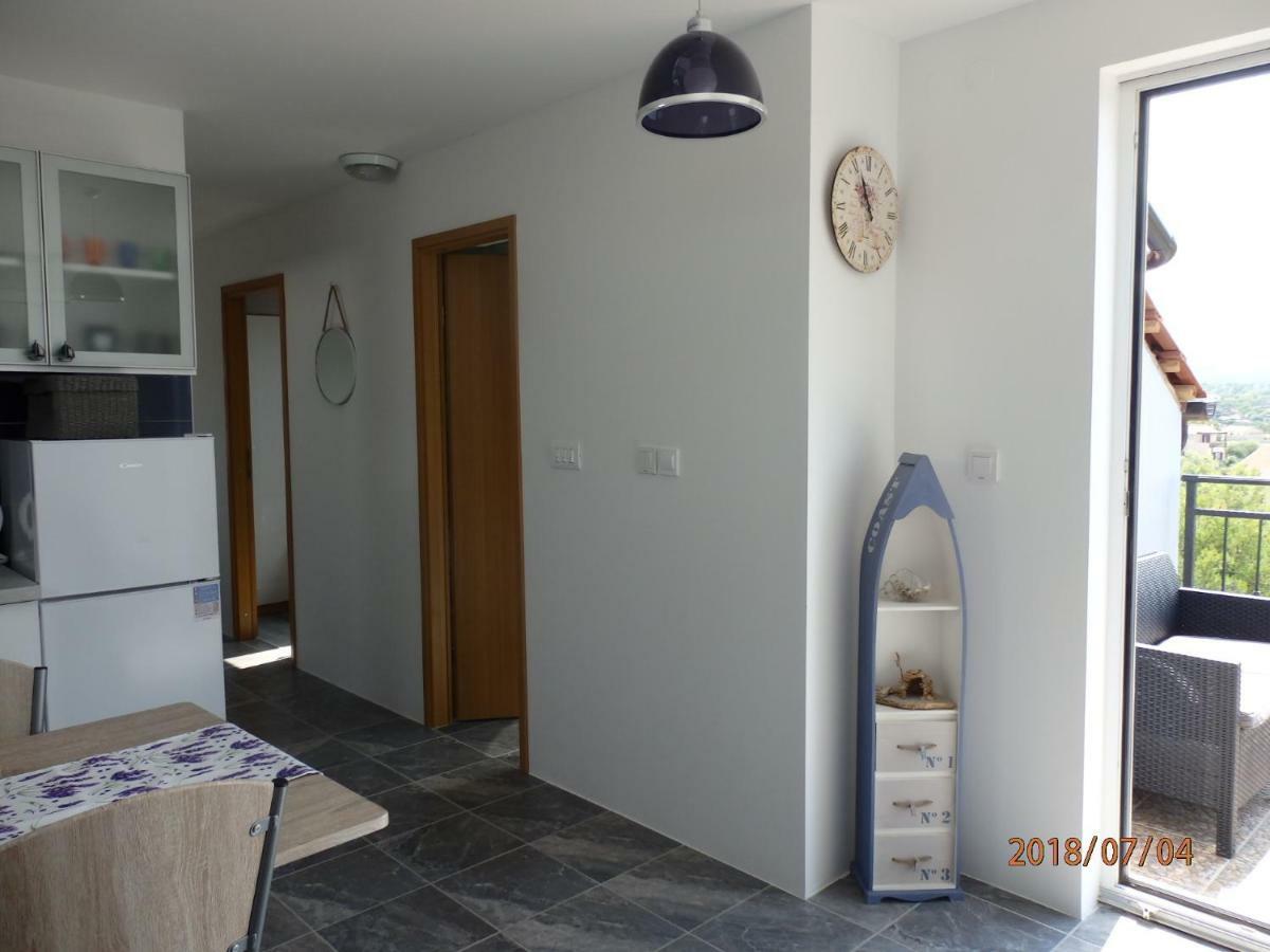 Apartman M&M Milna  Εξωτερικό φωτογραφία